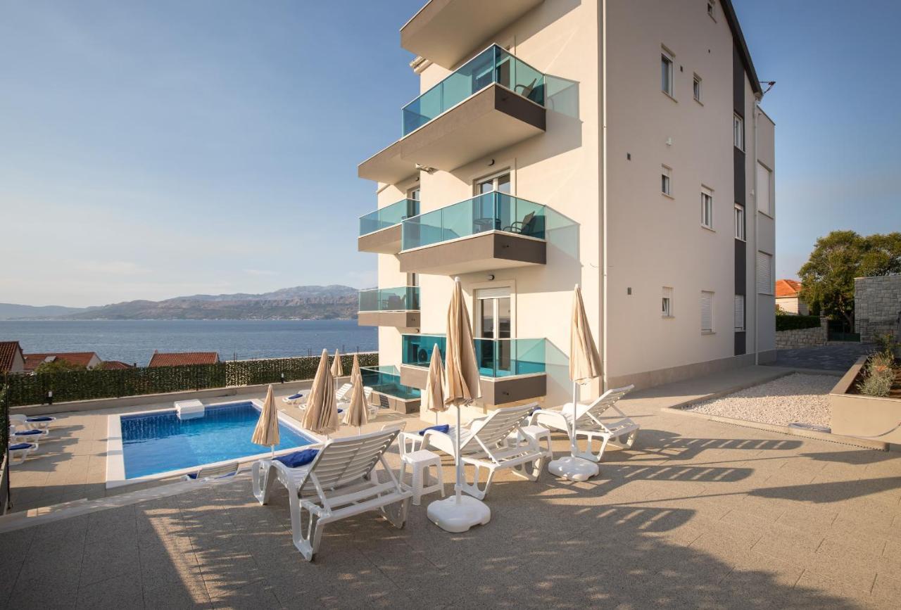 Apartments Blueview Postira Buitenkant foto