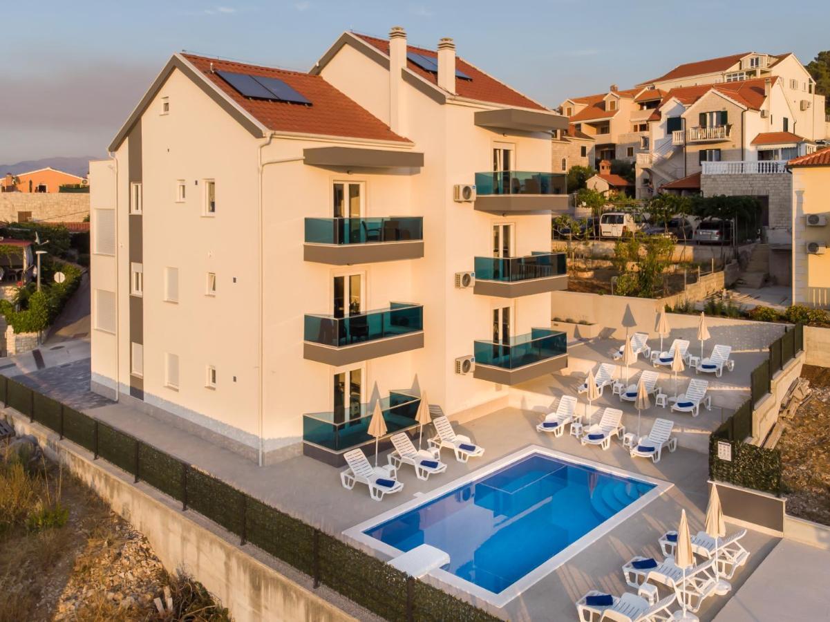 Apartments Blueview Postira Buitenkant foto